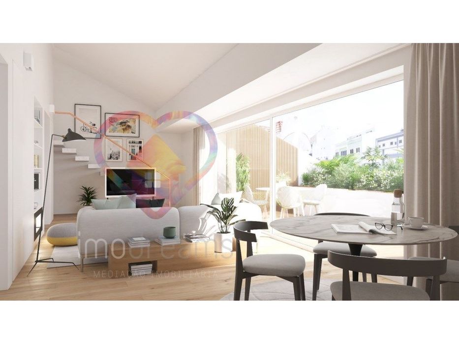 Apartamento T1 c/ Mezanino e varanda, centro de Aveiro