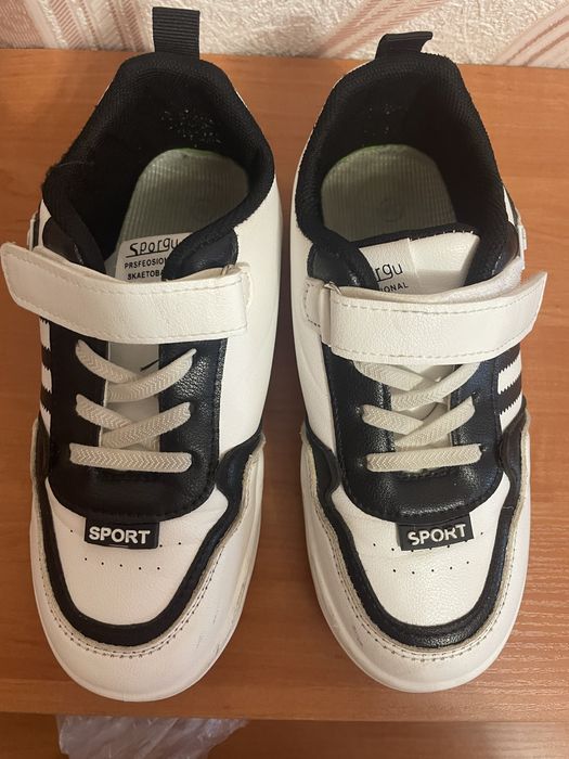 Кросівки білі , кросовки білі