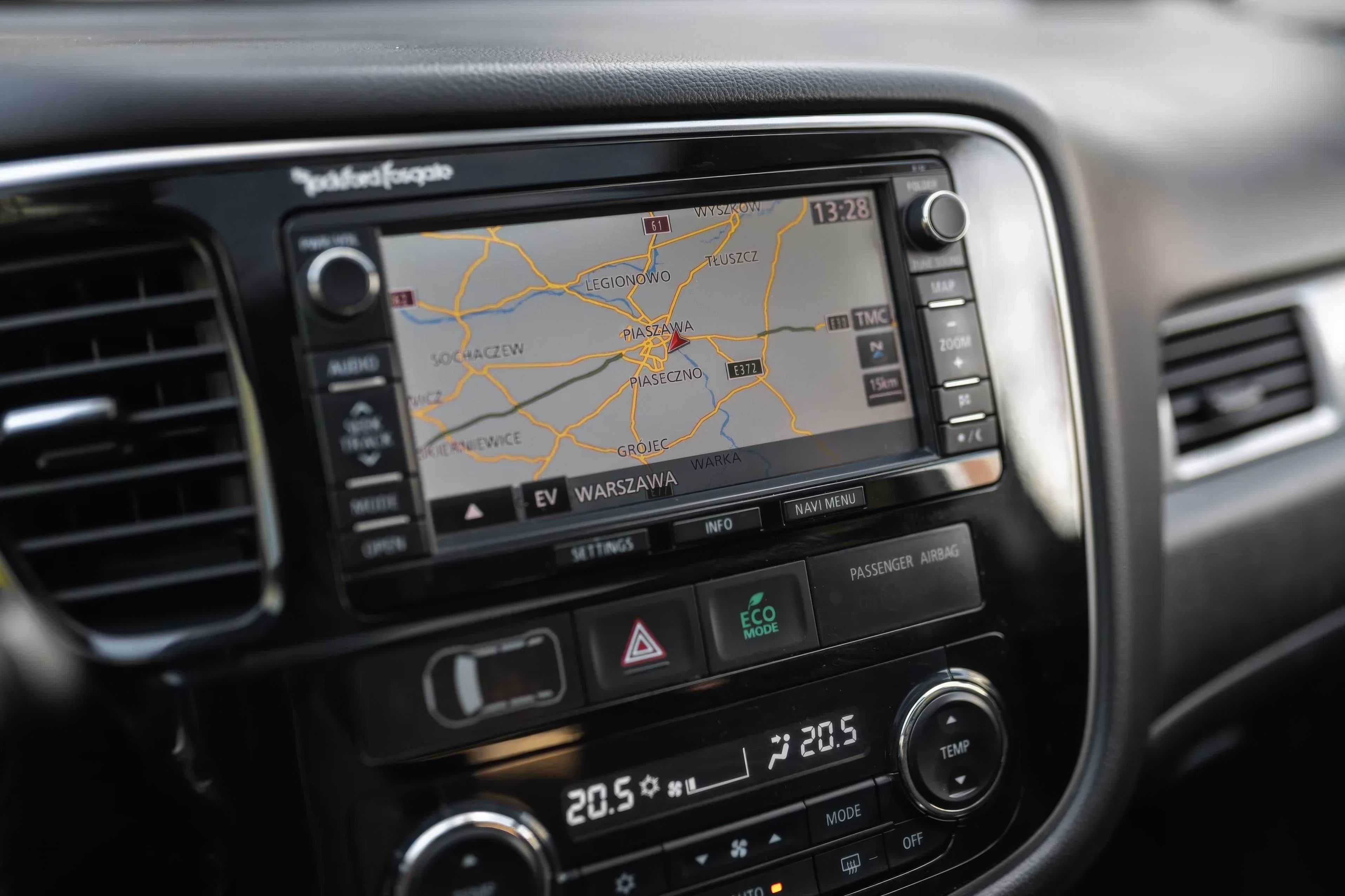 Mitsubishi Outlander PHEV 2015