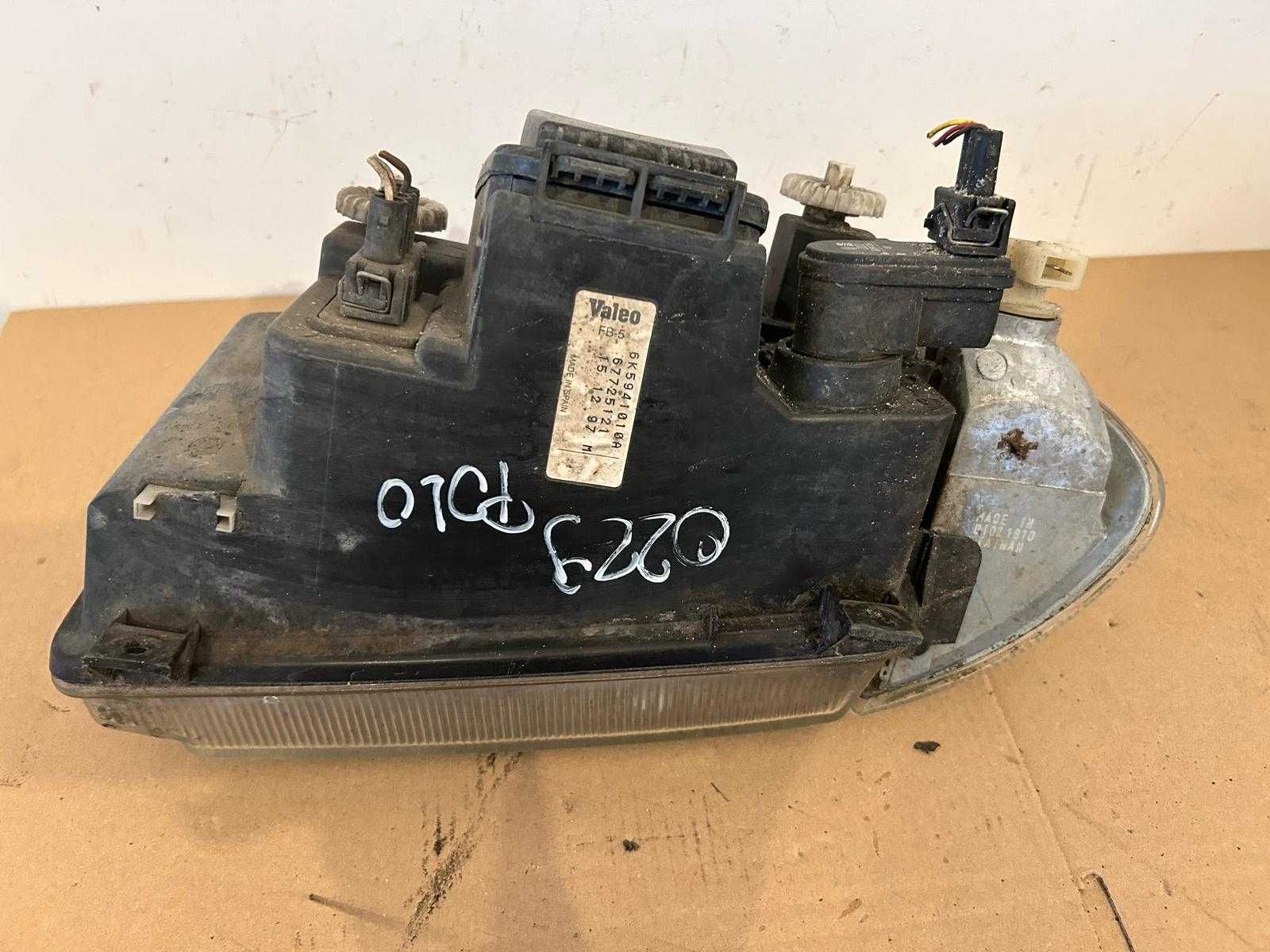 Rezerwacja Lampa przednia VW Polo 6N lewa lub prawa