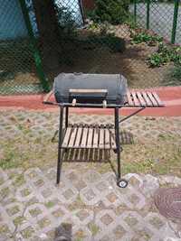 Grill ogrodowy masywny