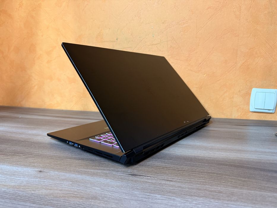 Потужний ігровий ноутбук (i7/1TB SSD/32DDR4/RTX 3080 16GB/144hz 17.3)