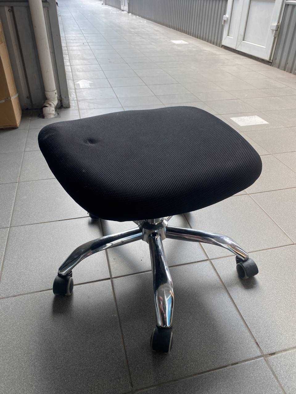 РОЗПРОДАЖ офісної меблі стільці крісла табурети стулья кресла