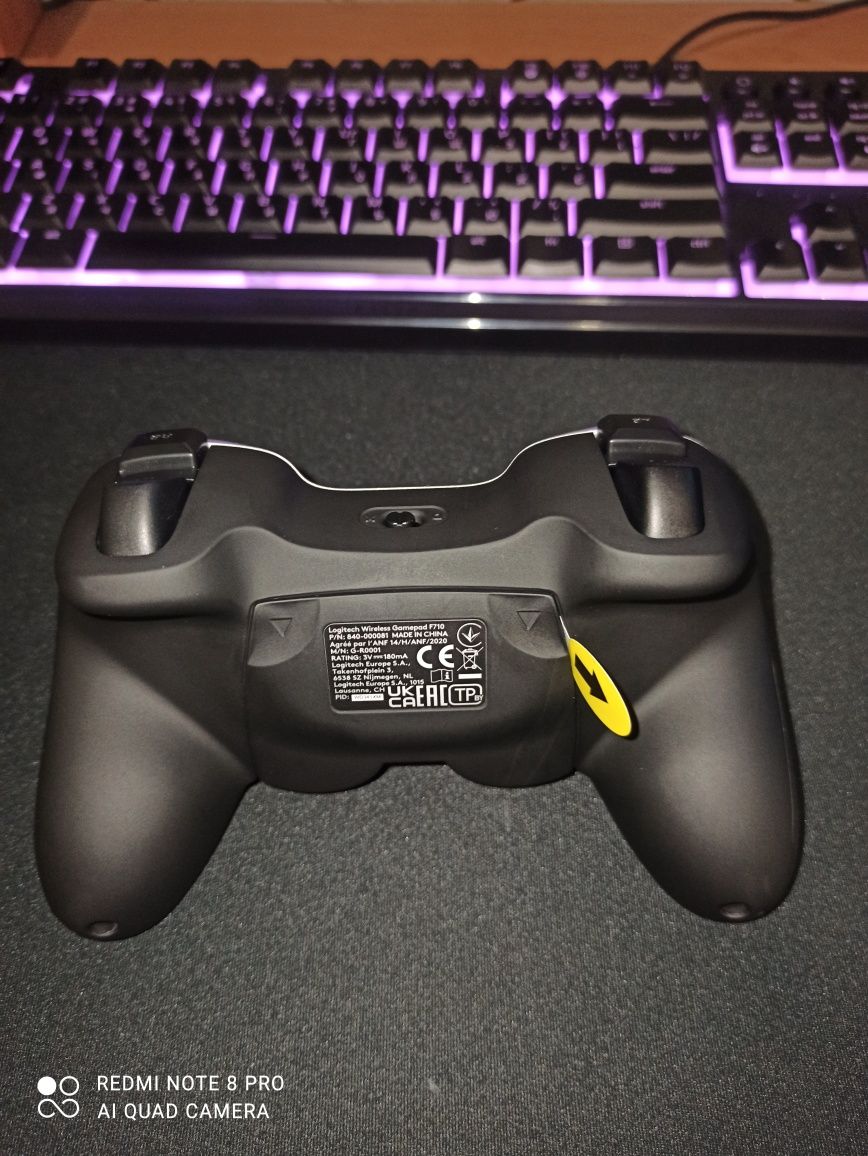 Джойстик Logitech Gamepad F710