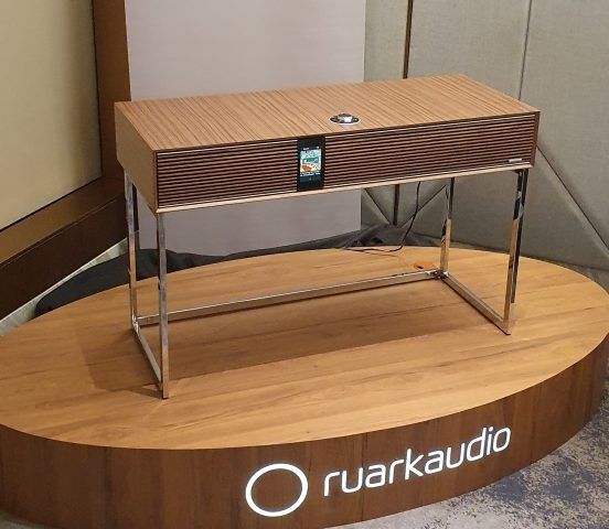 HI-FI аудіо система Ruark Audio R810