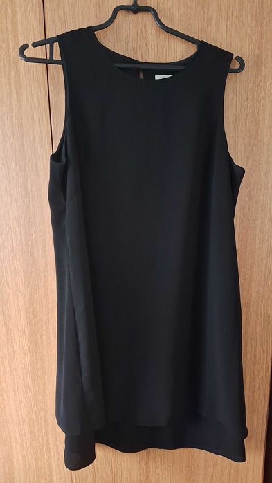 Маленька чорна сукня