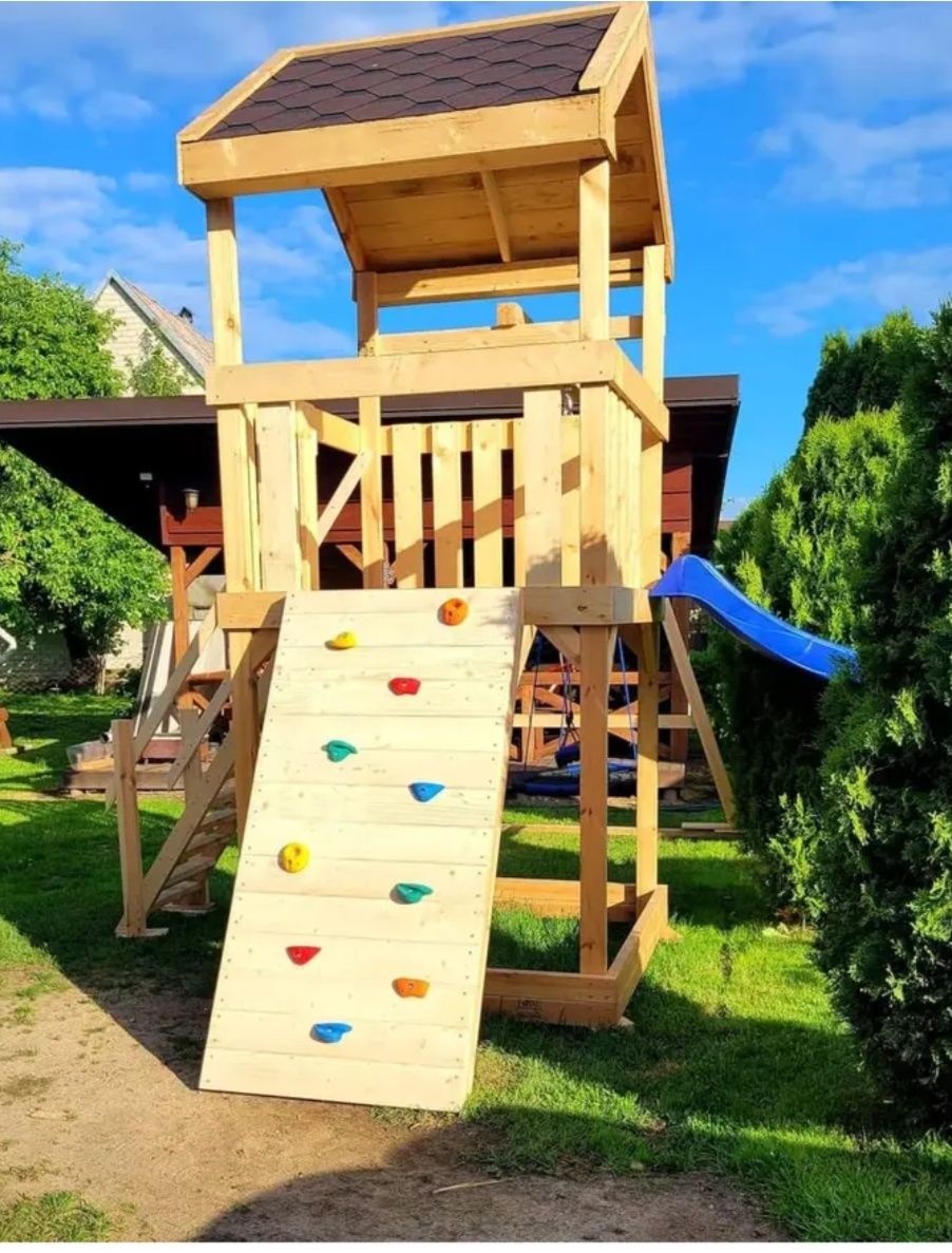 Plac zabaw dla dzieci ,ślizg 3 m,huśtawki,ścianka wspinaczkowa.