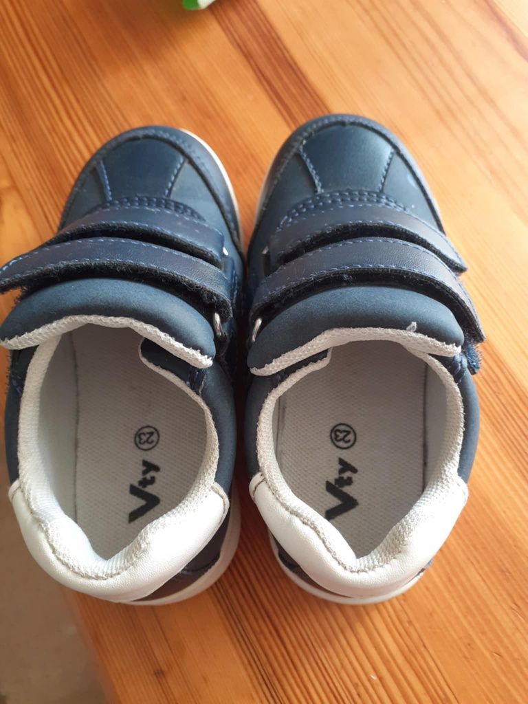 Adidasy dziecięce 23
