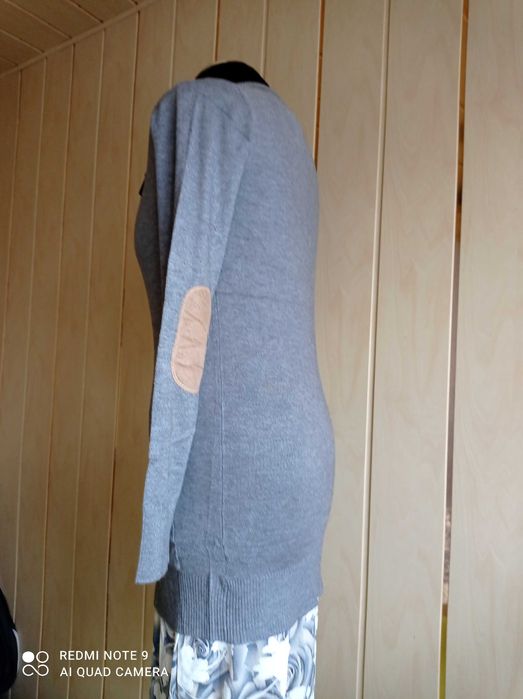 Świetny długi kardigan-tunika z długim rękawem.