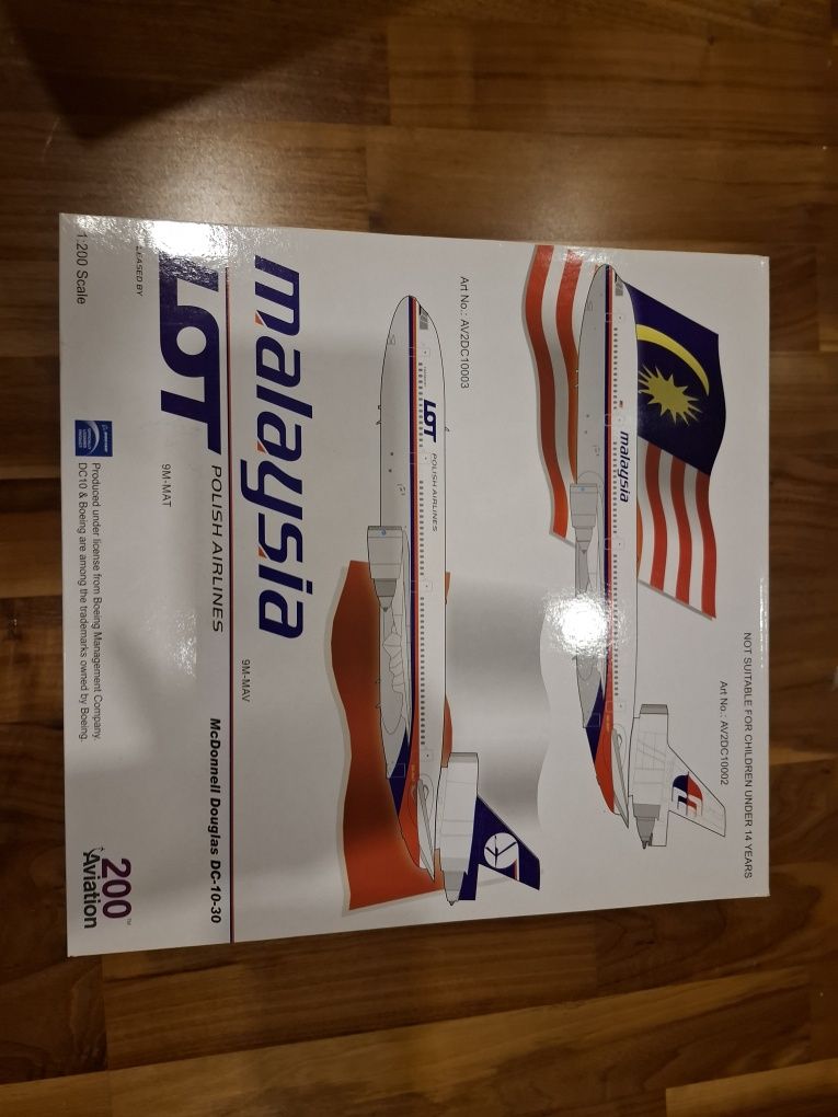 McDonnell-Douglas DC-10 LOT 9M-MAT 1/200 model samolot