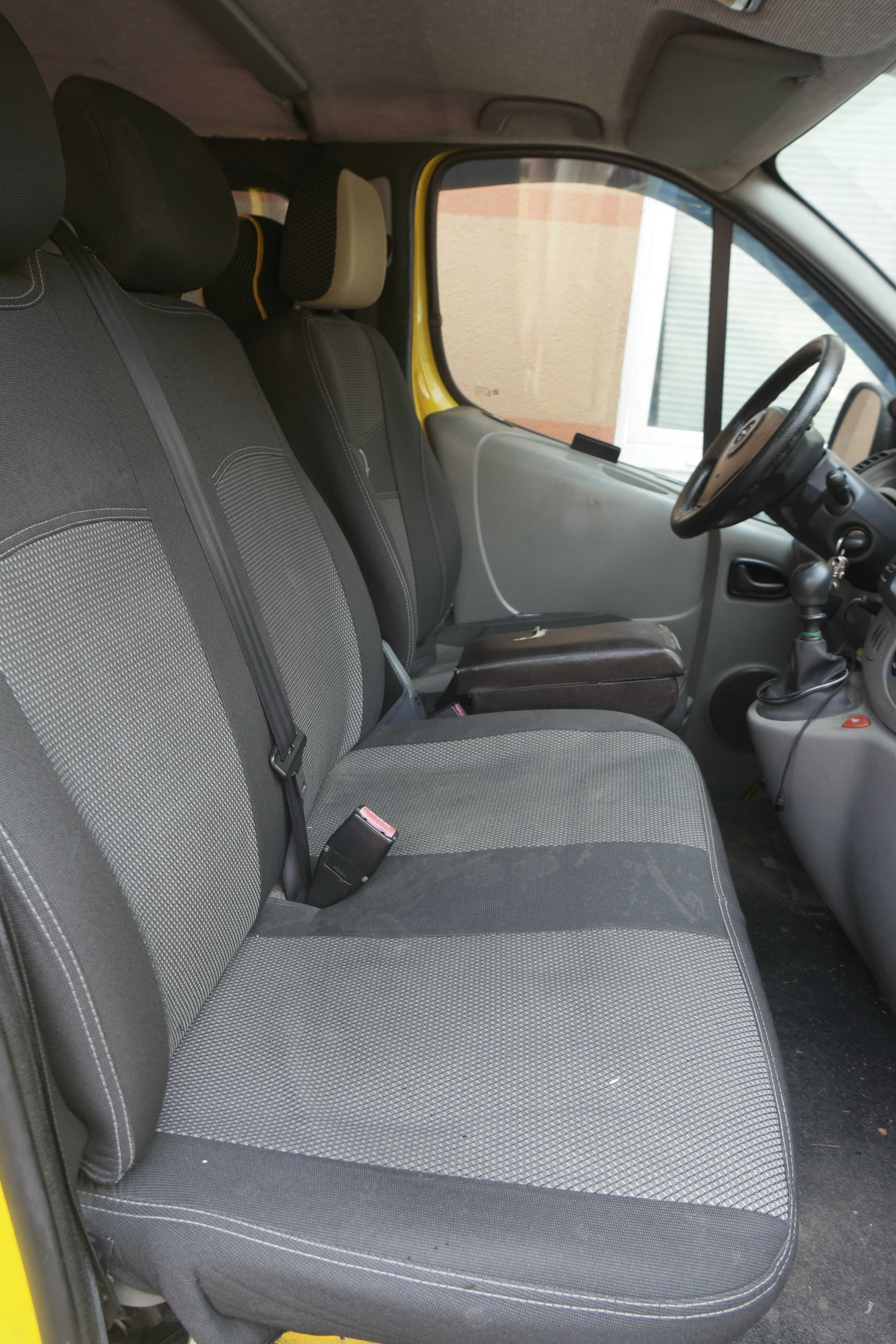 Мінівен Opel Vivaro 2.0 пасажирський 8+1  2007р.