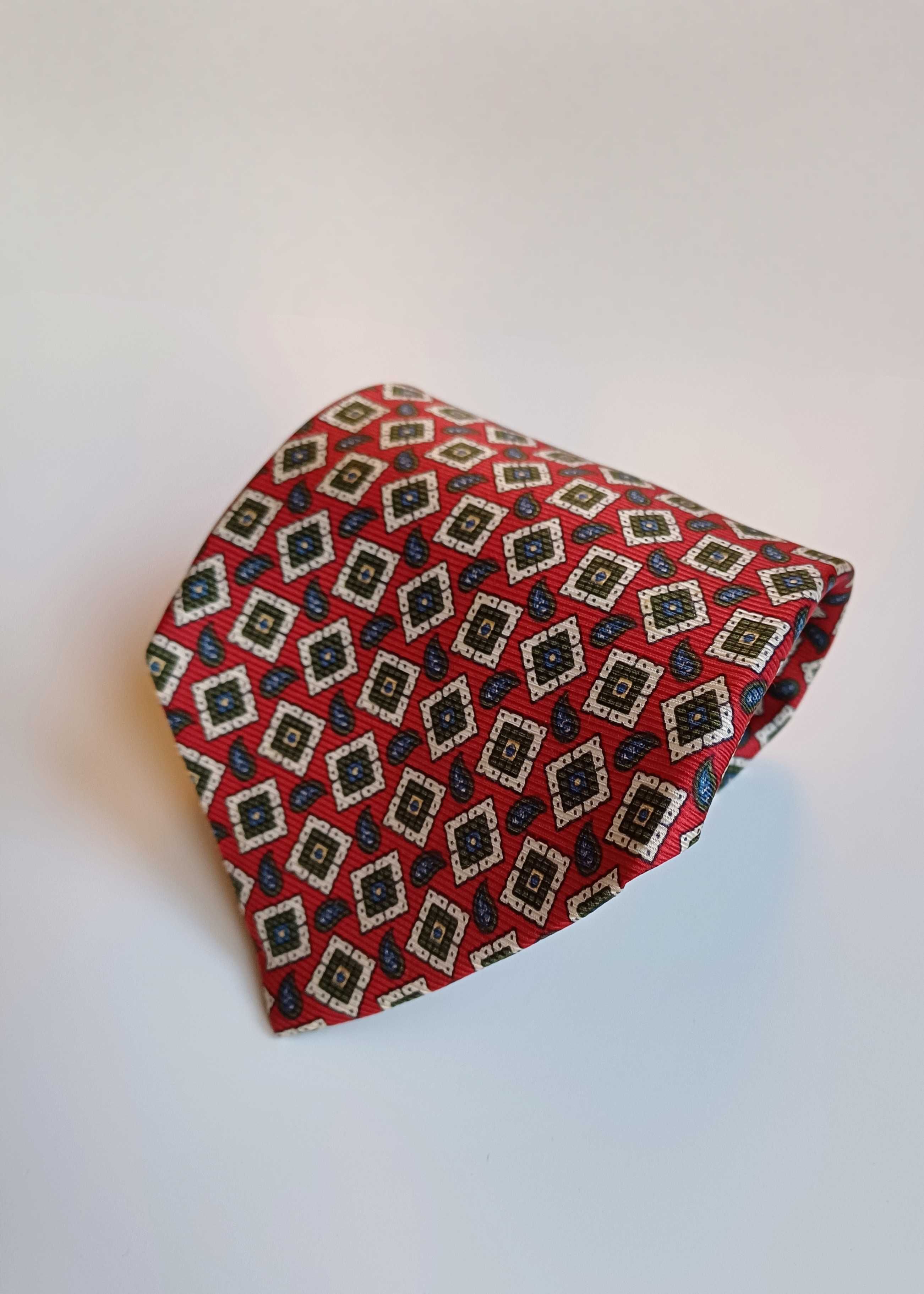 Bordowy jedwabny krawat we wzór geometryczny i paisley
