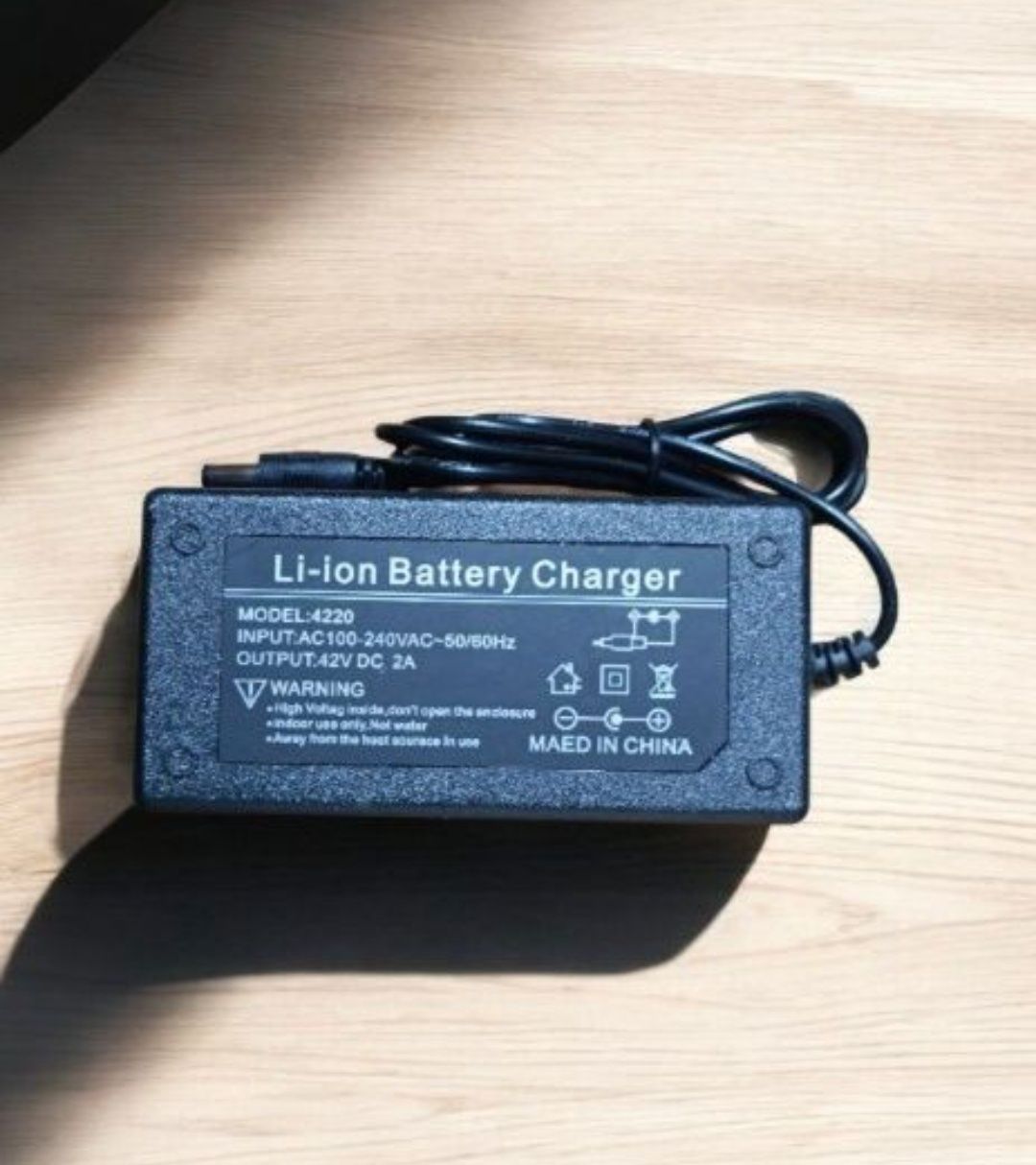 Nowa ładowarka do roweru hulajnogi elektrycznego 42v do baterii 36v