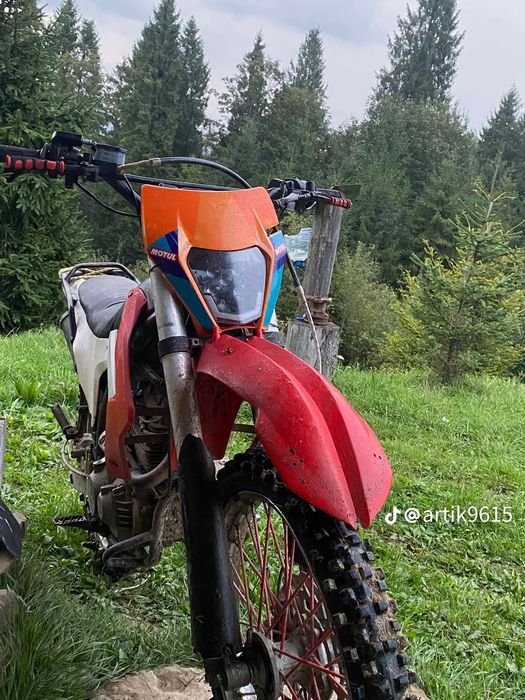 Продам мотоцикл 250 кубів срочно