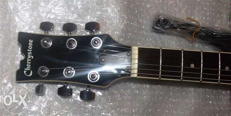 Guitarra eletrica de jazz e blues de marca Cherrystone