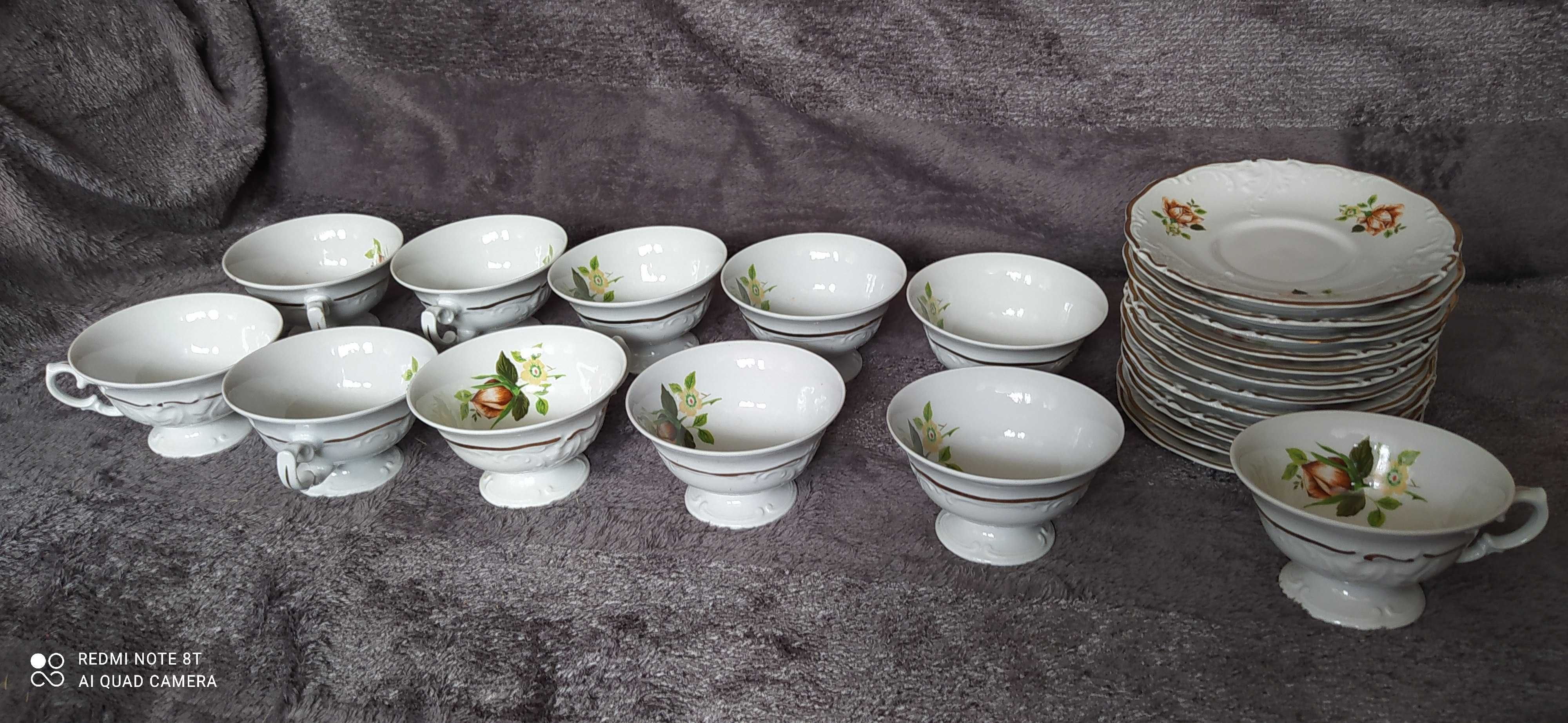 Zestaw pięknych filiżanek i talerzyków porcelana WAWEL z PRLu.Nowe.