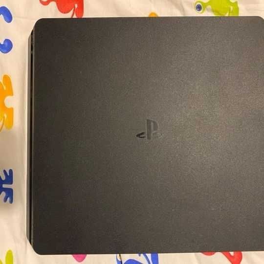 PS4 Slim 1TB + comando original