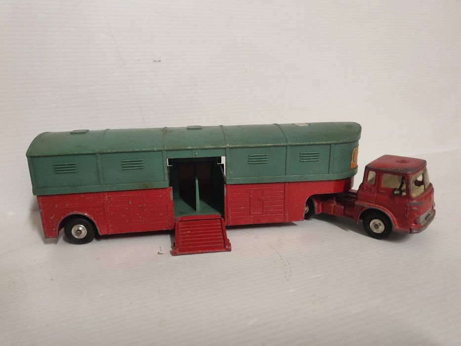 Camião Bedford Transporte de Animais da Corgi Mager Toys