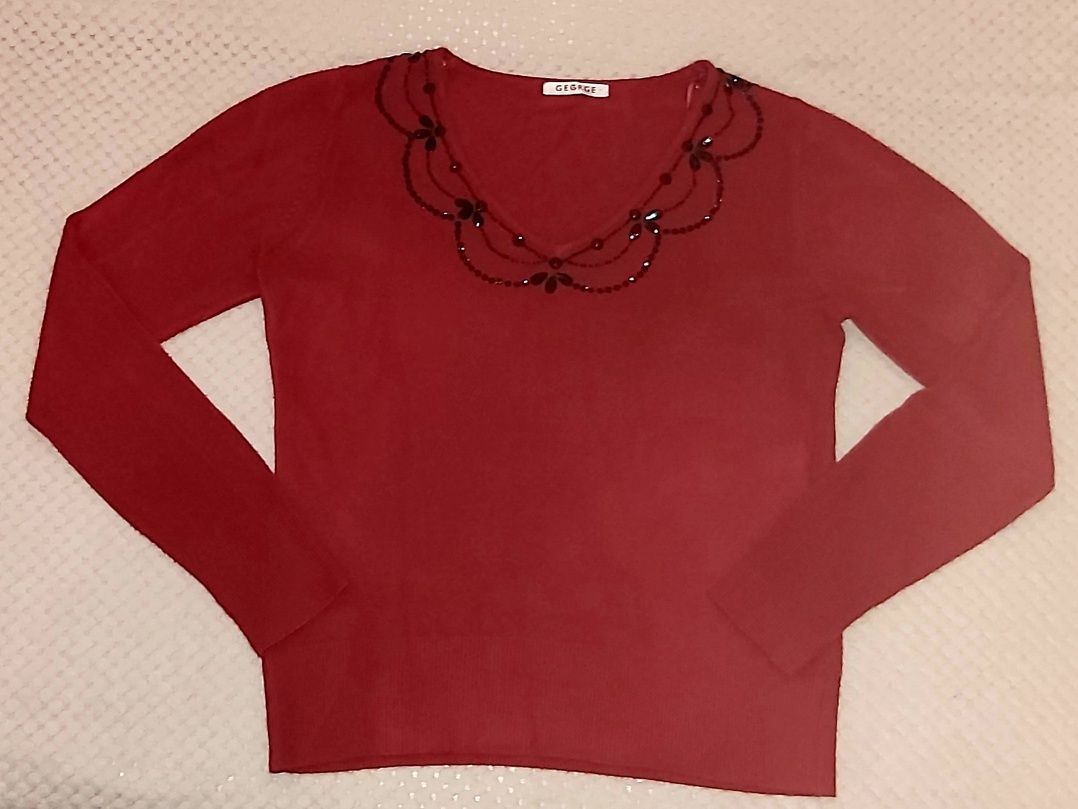 Czerwony sweter z ozdobnym dekoltem XL