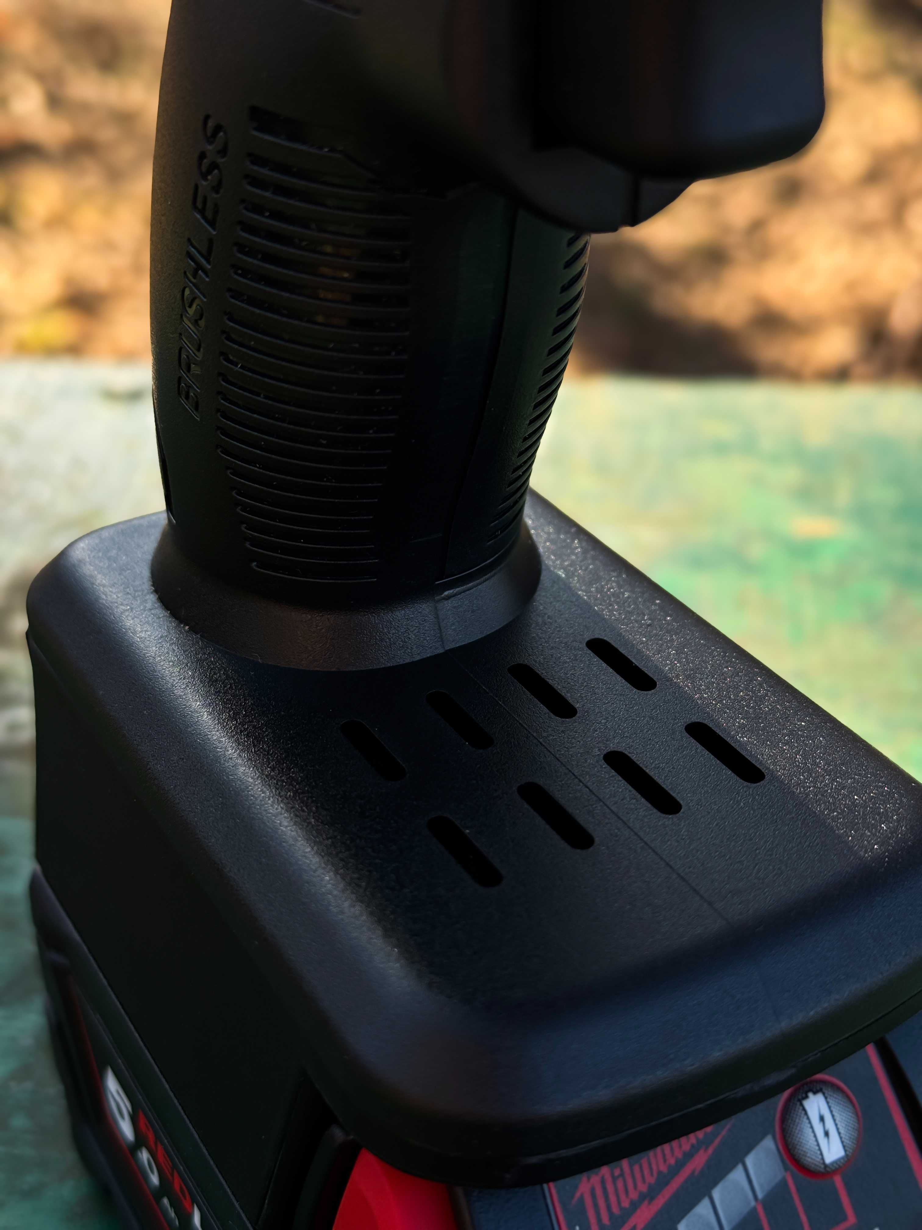 Zgrabna POTĘŻNA Dmuchawa Na Budowe Zgodna z Baterią MILWAUKEE M18