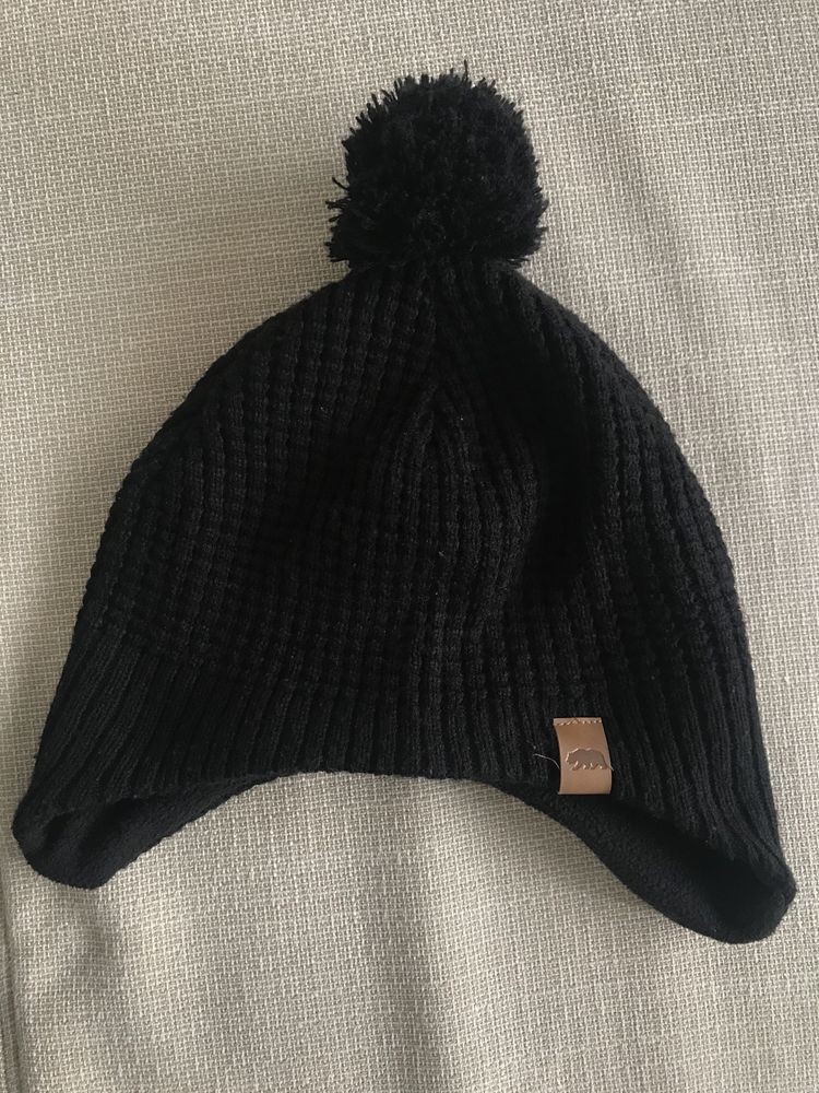 Gorro preto con pompom H&M