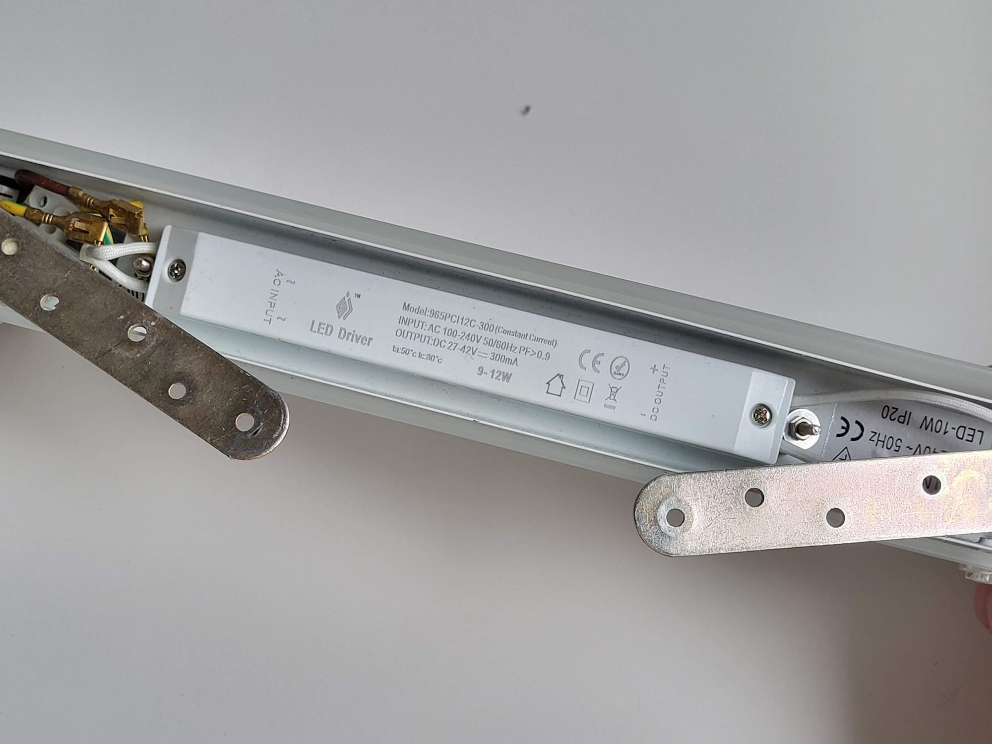 Lampa łazienkowa nad lustro