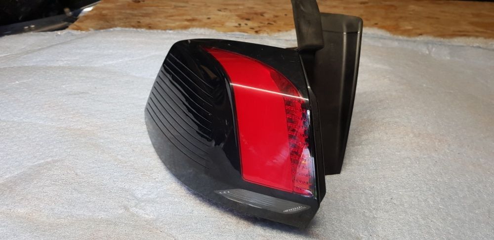 lampa tył Peugeot 5008 II karoseryjna