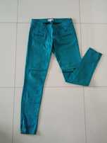 Spodnie jeansowe niebieskie woskowane r. M cropp