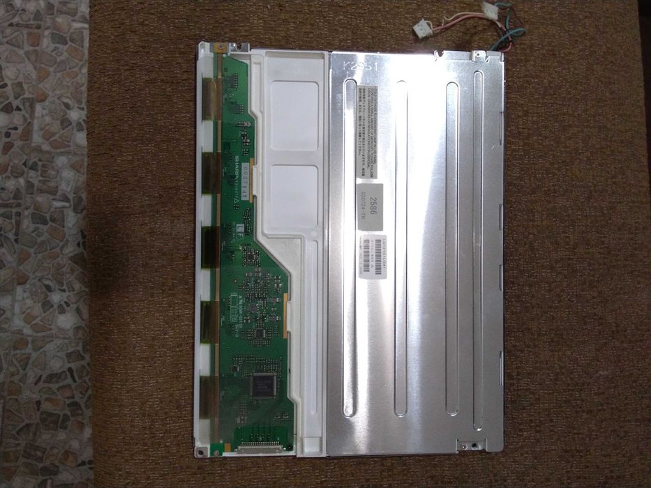 Матриця Sharp LQ121S1LG41