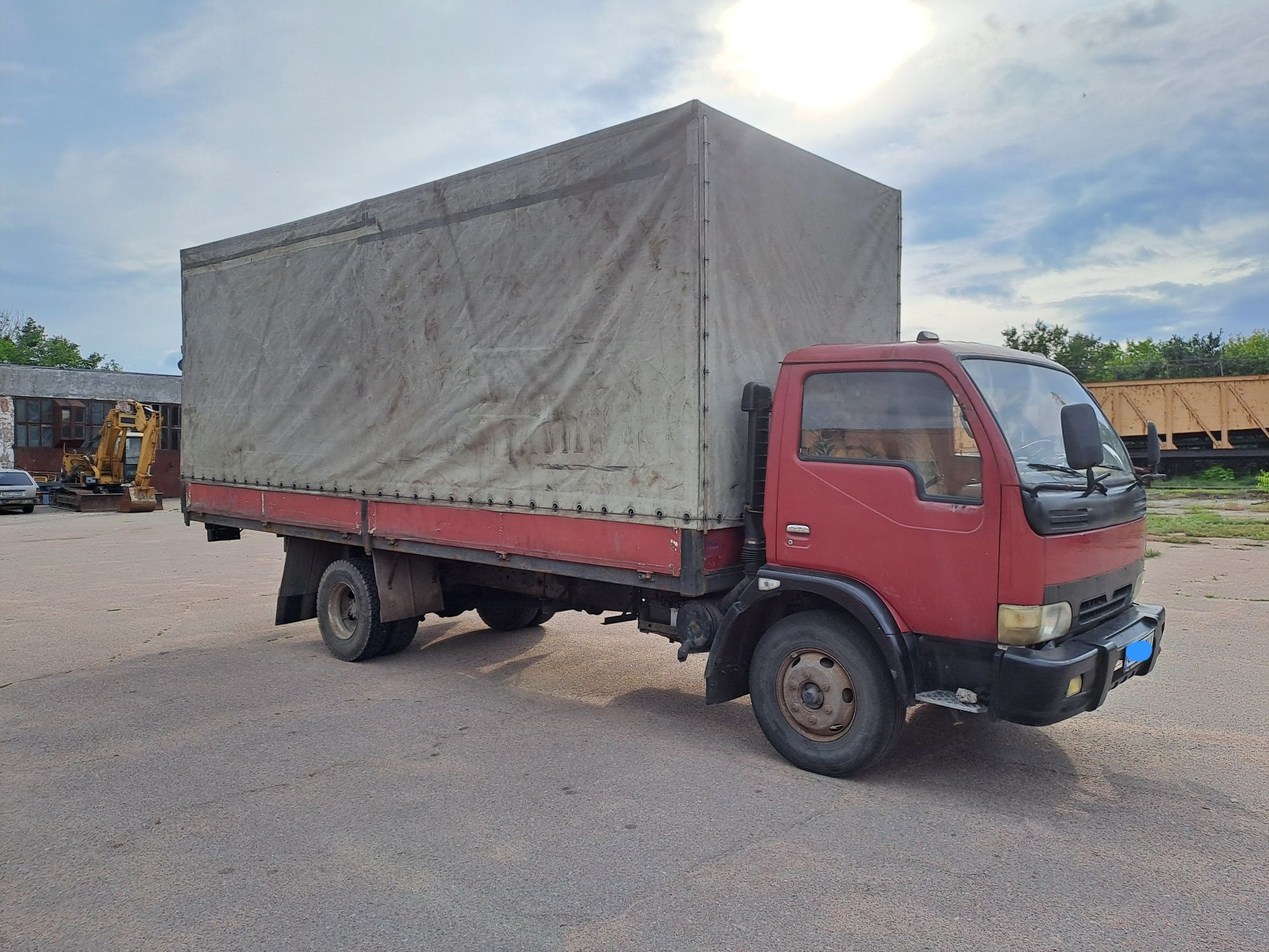 Продам терміново,торг біля авто