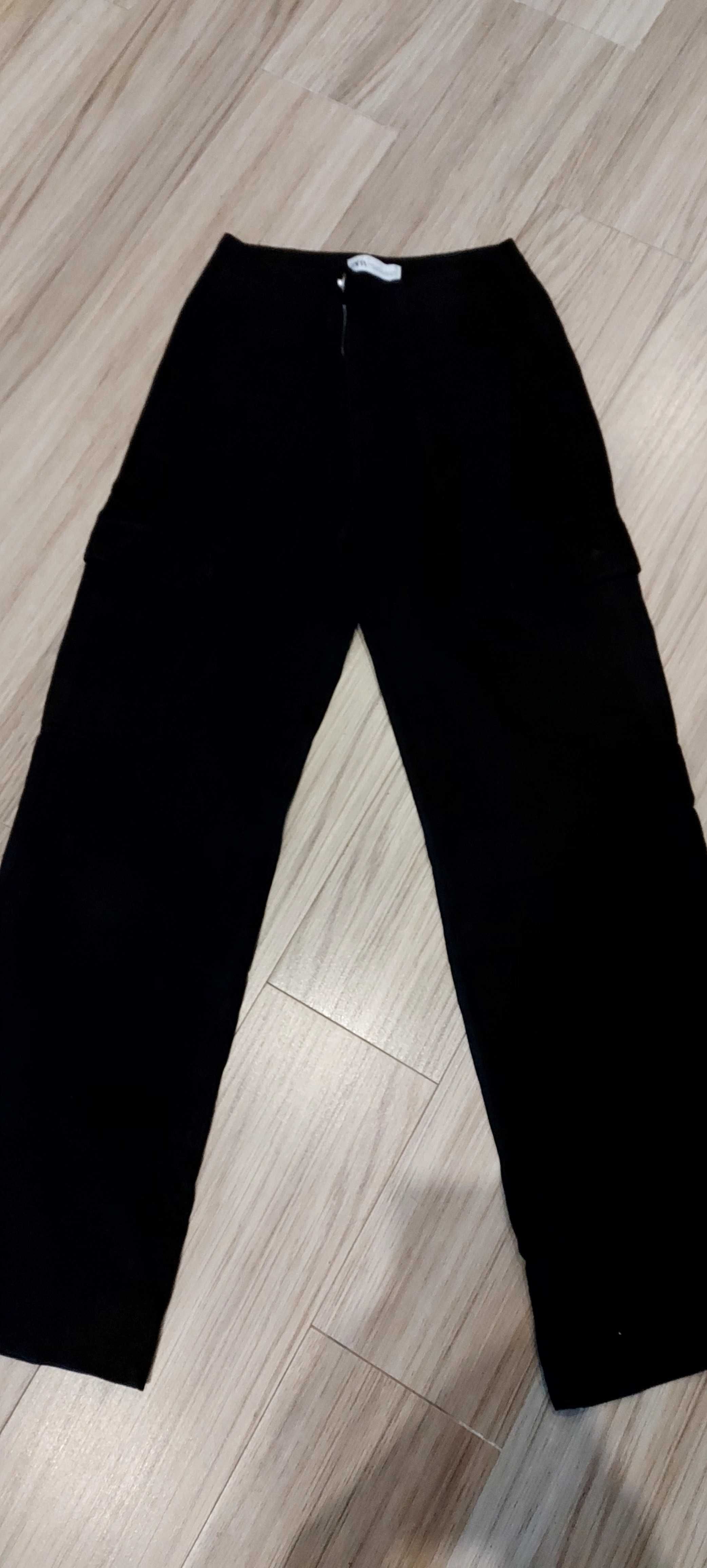 Calças cargo pretas da Zara