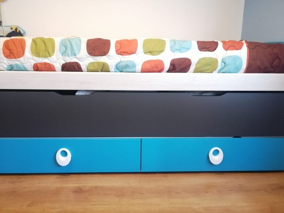 Cama dupla de solteiro