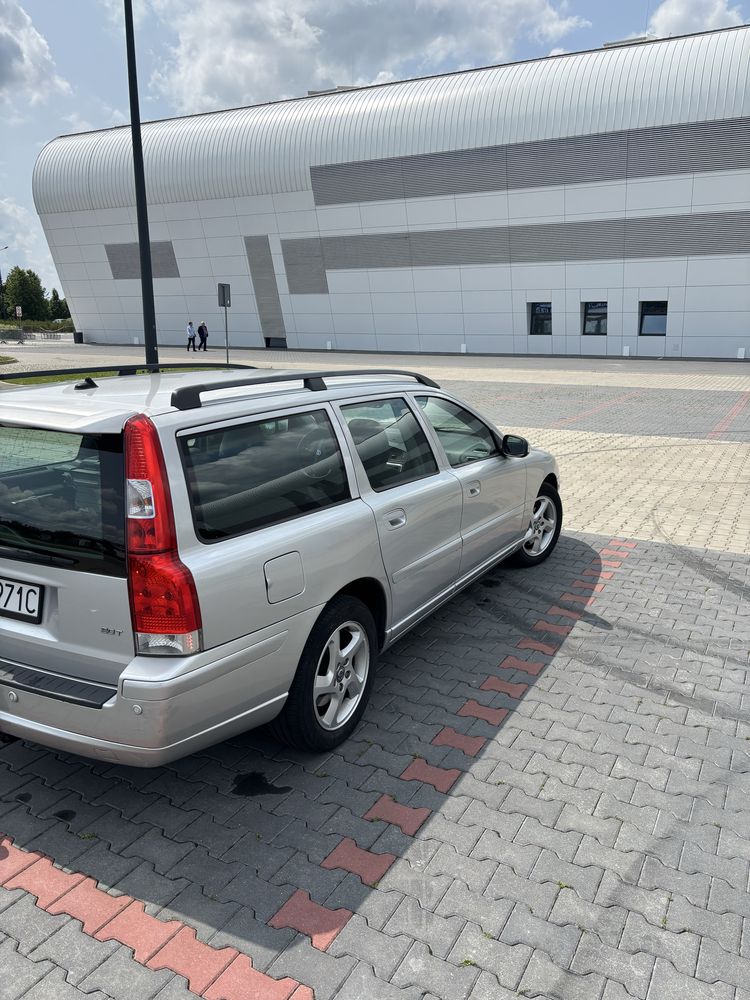 Volvo V70 2.0T 5 cylindrów 2007r