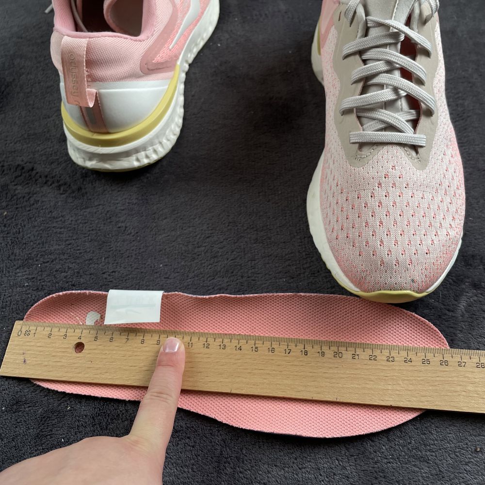 Жіночі кросівки Nike odyssey react. P. 40,5.