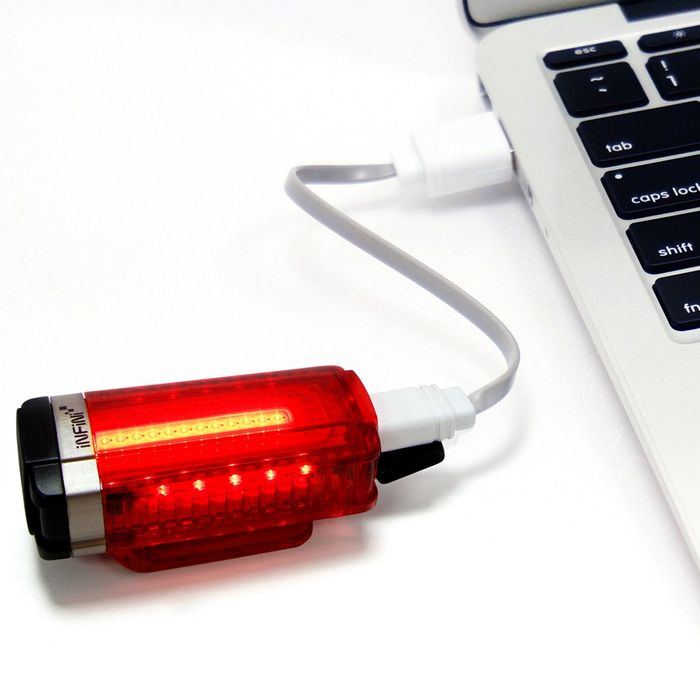 INFINI TRON Tylna Lampka USB Led 360 stopni