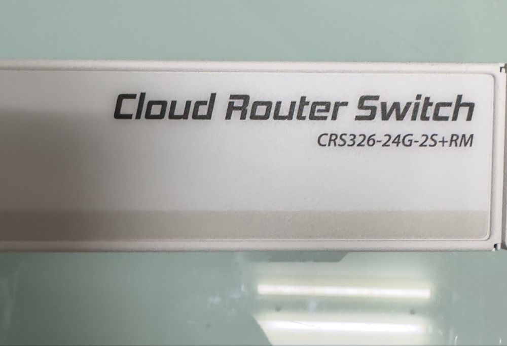 MikroTik Switch 24 Portas Gigabit 2 SFP