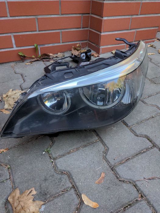 Oryginalne reflektory BMW E60 / E61 - wersja japońska, stan bdb. (L+P)
