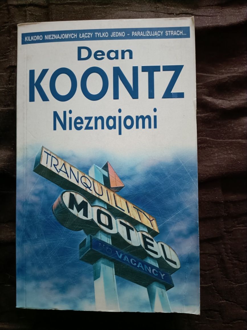 Nieznajomi-Dean Koontz