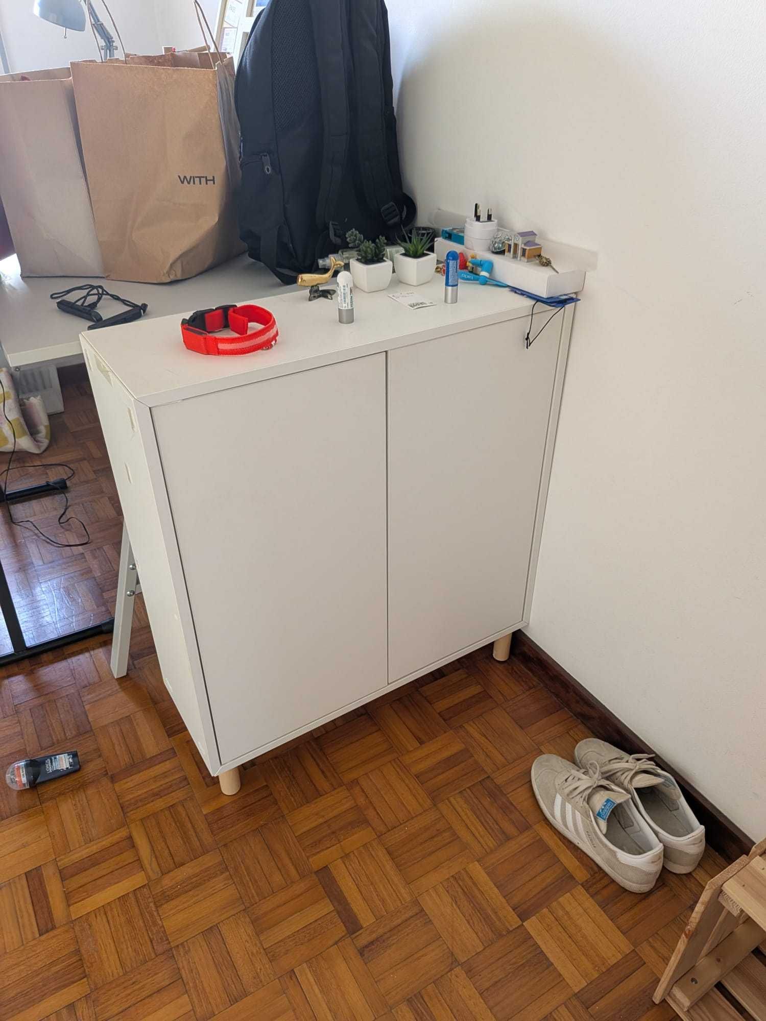 Móvel IKEA EKET com pés – branco, 2 portas