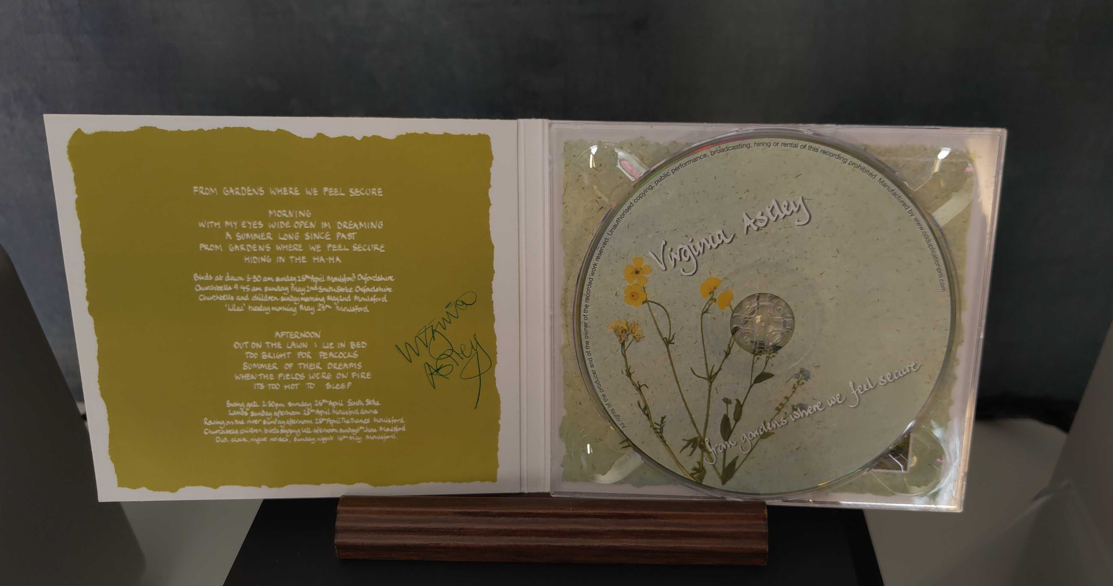 Virginia Astley – From Gardens Where We Feel Secure (CD) Autografado!