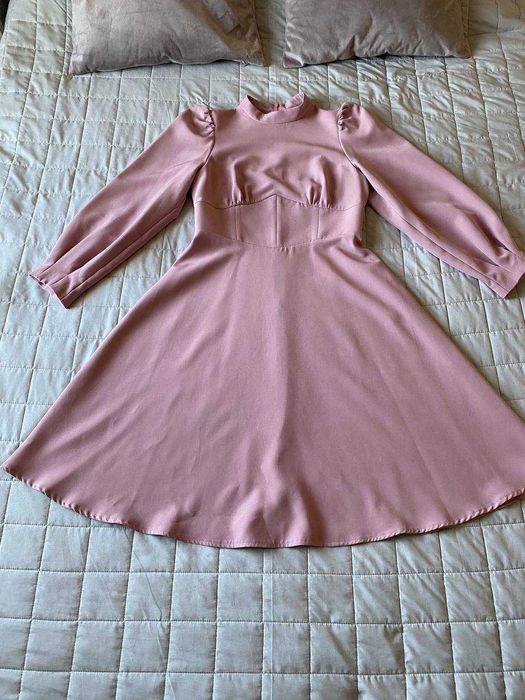 Сукня міді костюмна тканина рожева