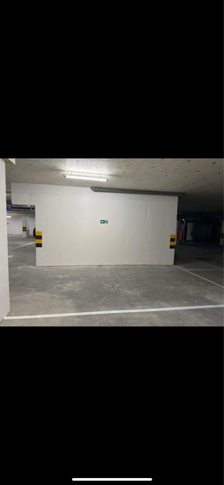 Wynajme miejsce postojowe w garzu podziemnym wybickigo 5