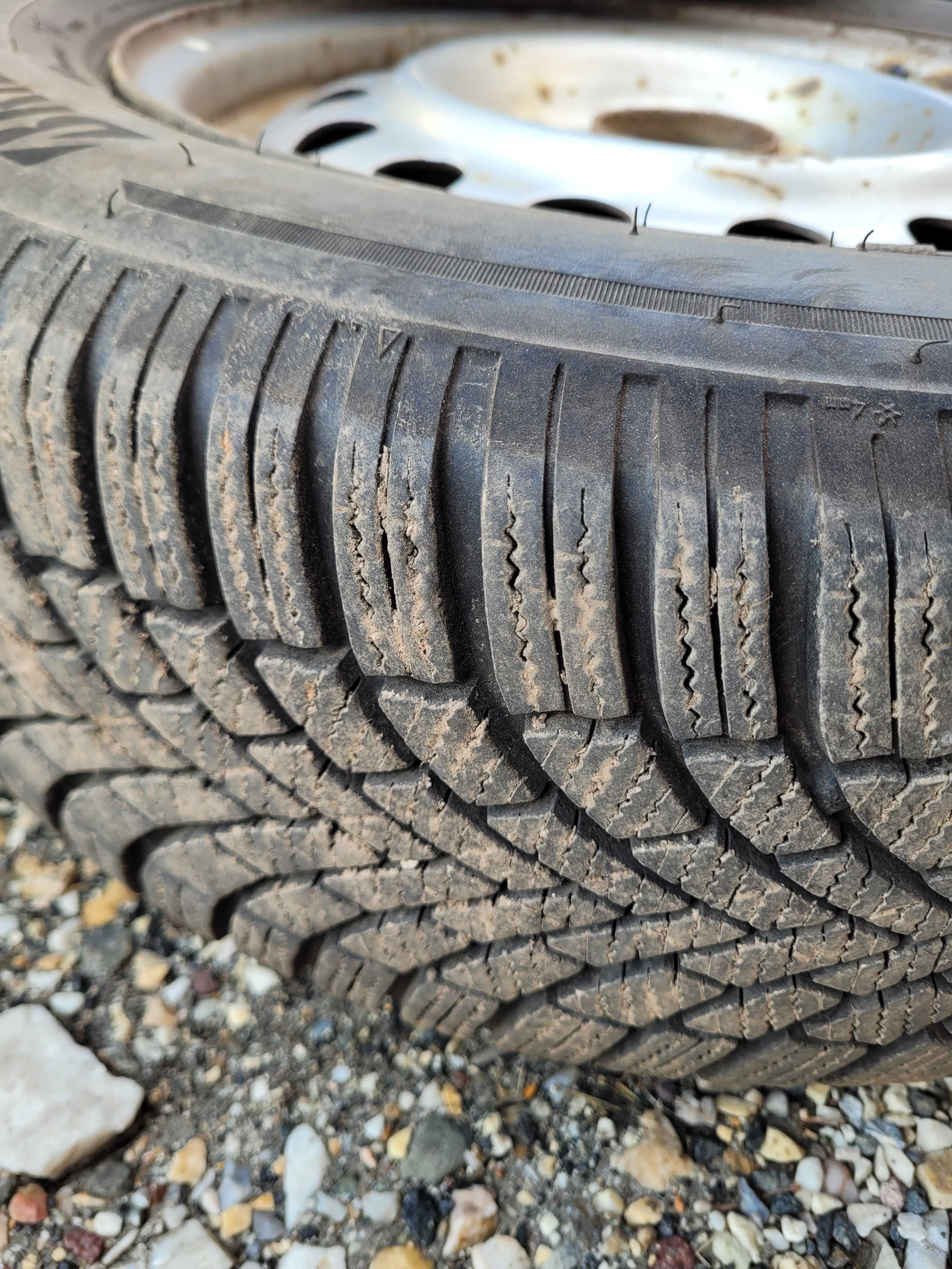 Koła z oponami zimowymi Bridgestone 195/65/15