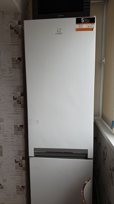 Холодильник двохкамерний