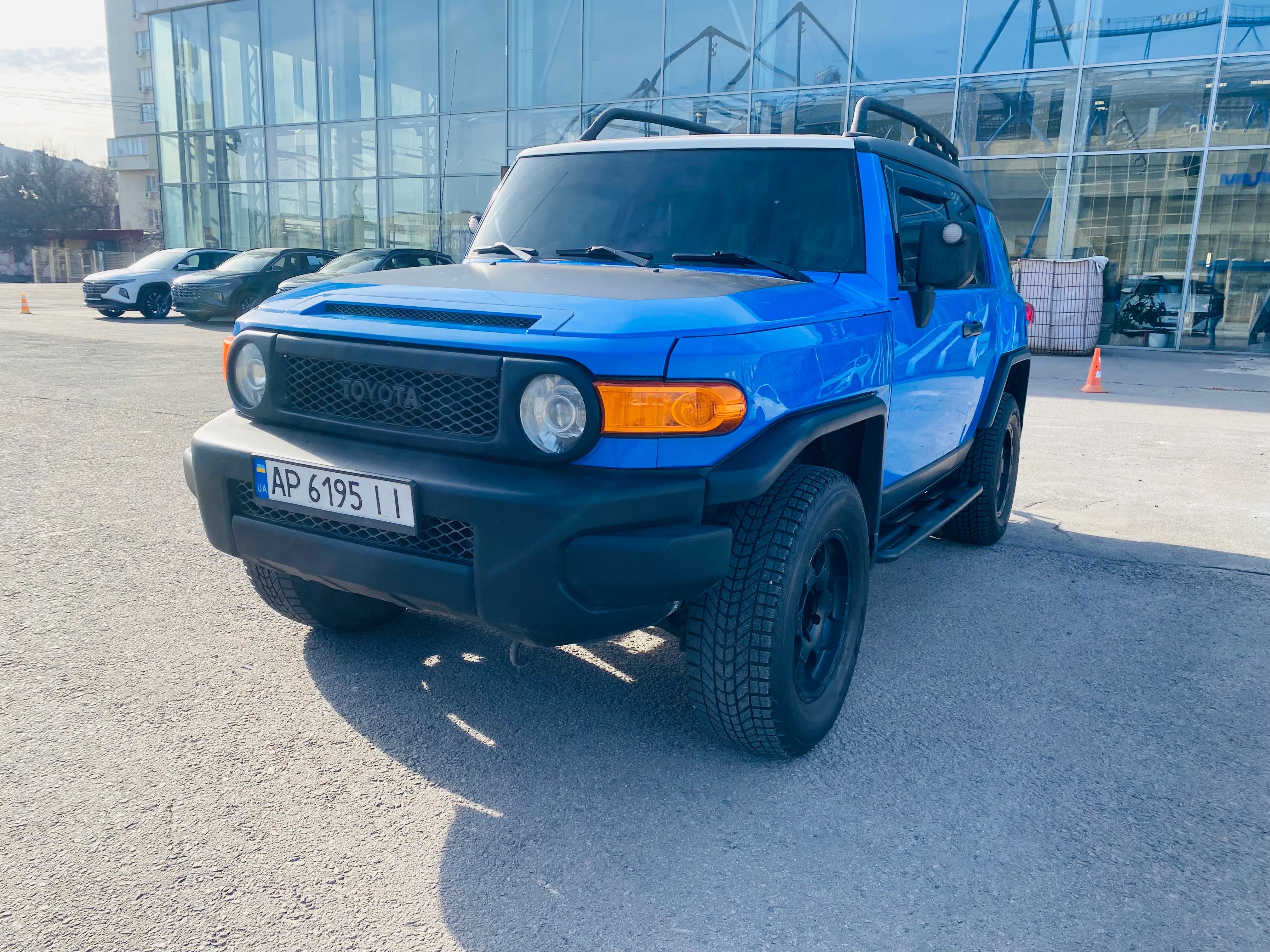 FJ Cruiser Газ 4*4 ,Возможен обмен.На авто либо недвижимость .