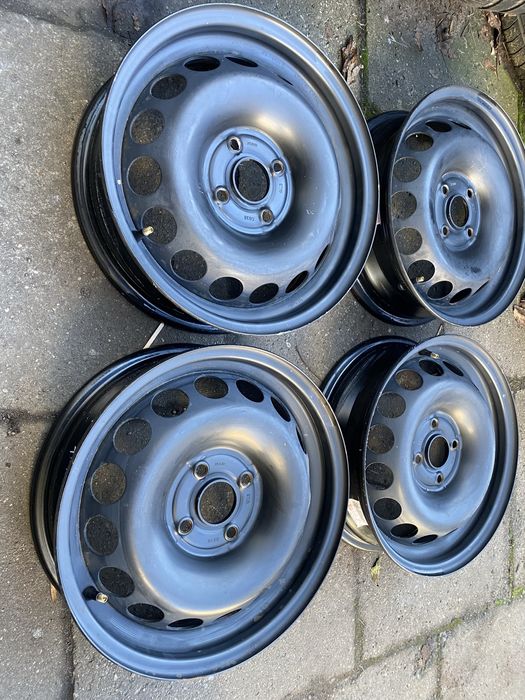 Felgi stalowe 4.5J15 ET35 Toyota 4x100/54.1 komplet