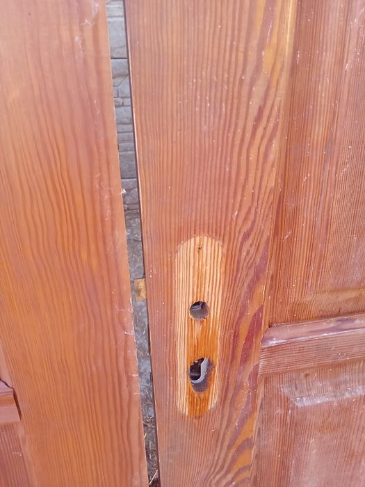 Двері дерев'яні  продам