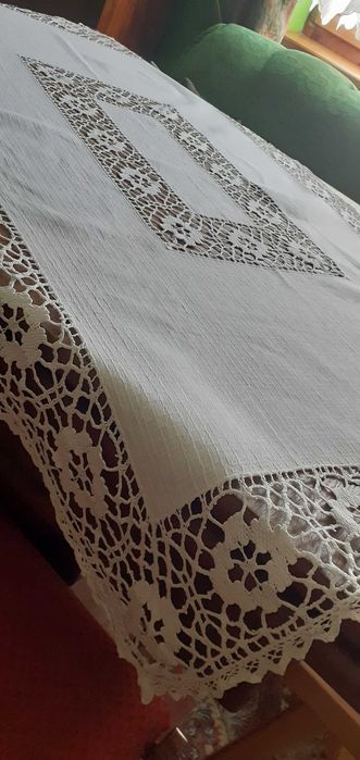 Obrus bawełniany z  koronką