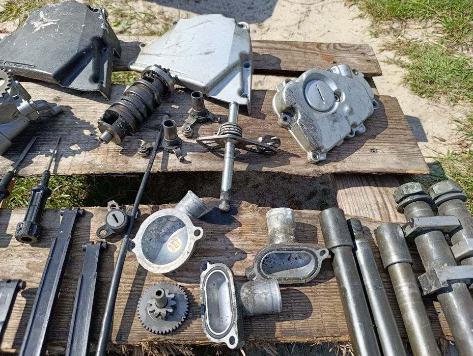 Części Yamaha R6 rj03 98 - 02 r 5EB rj01 impulsator stopka ślizg B4