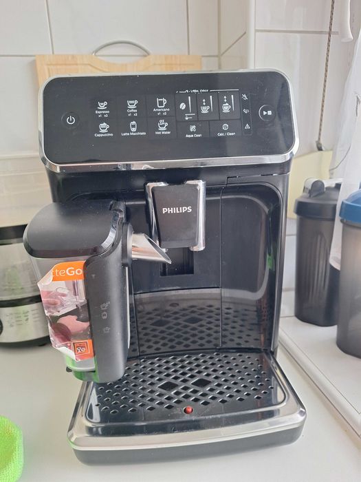 Ekspress do kawy Philips latte go EP3241